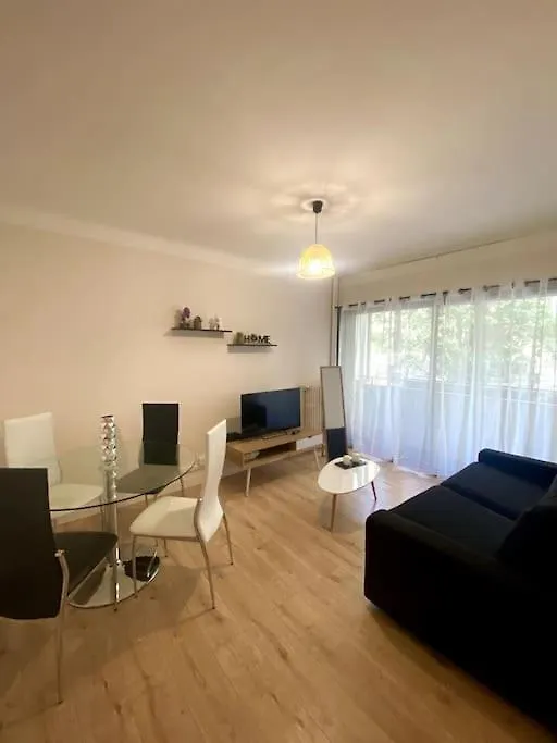 Appartement Antibes 0*,  France